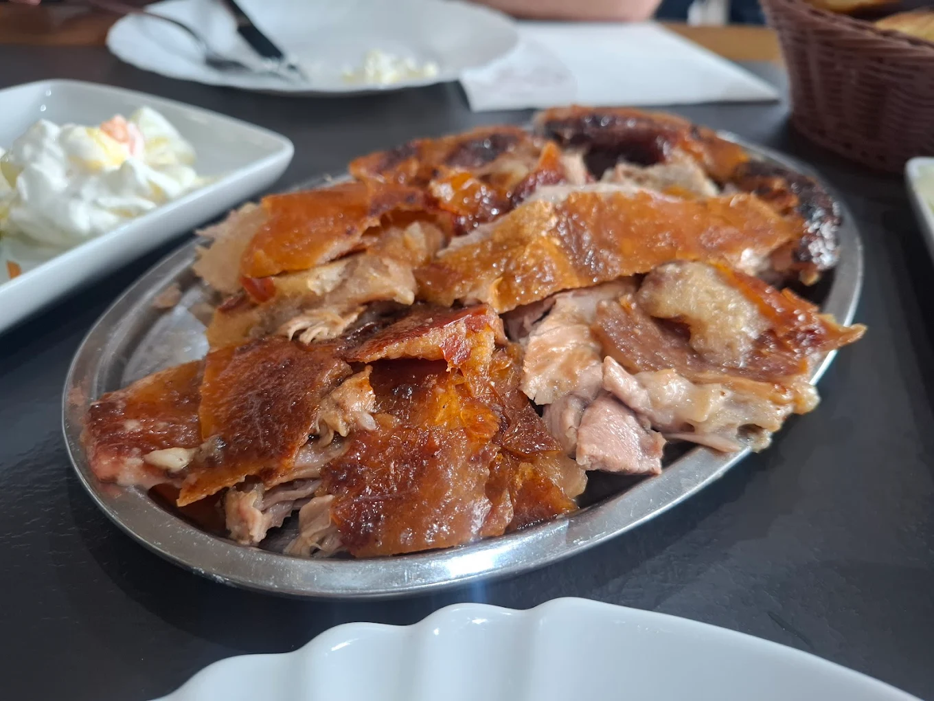 Specijaliteti sa ražnja u Biblioteci kod Milutina