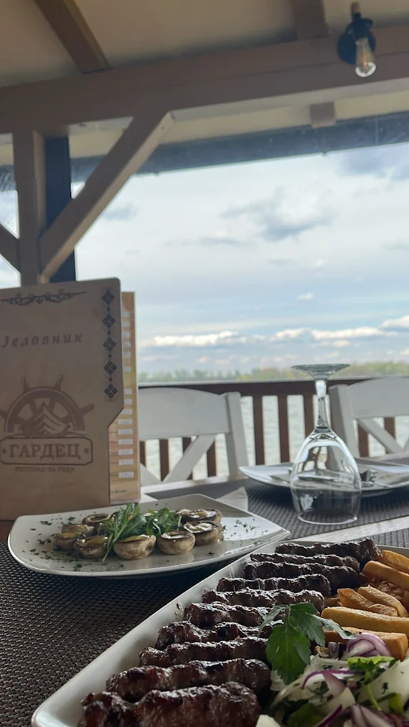 Ћевапи и Роштиљ