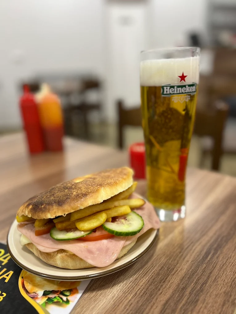 Sveže pripremljena brza hrana u Kod Čarlija