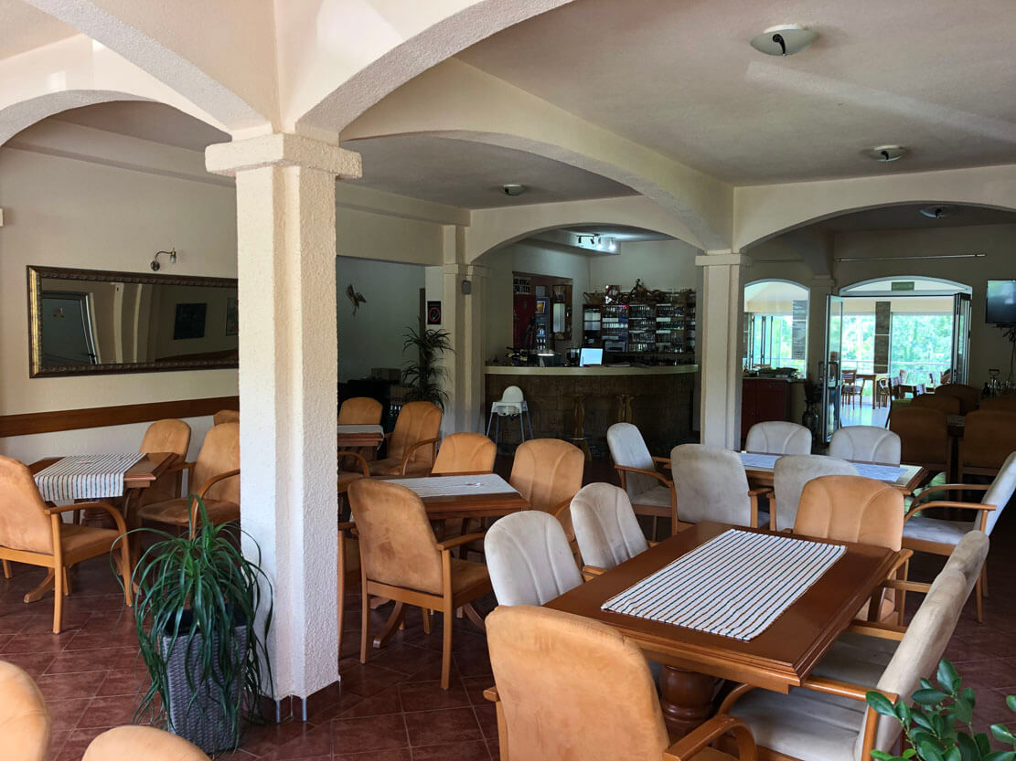 Ресторан на реци Дрини