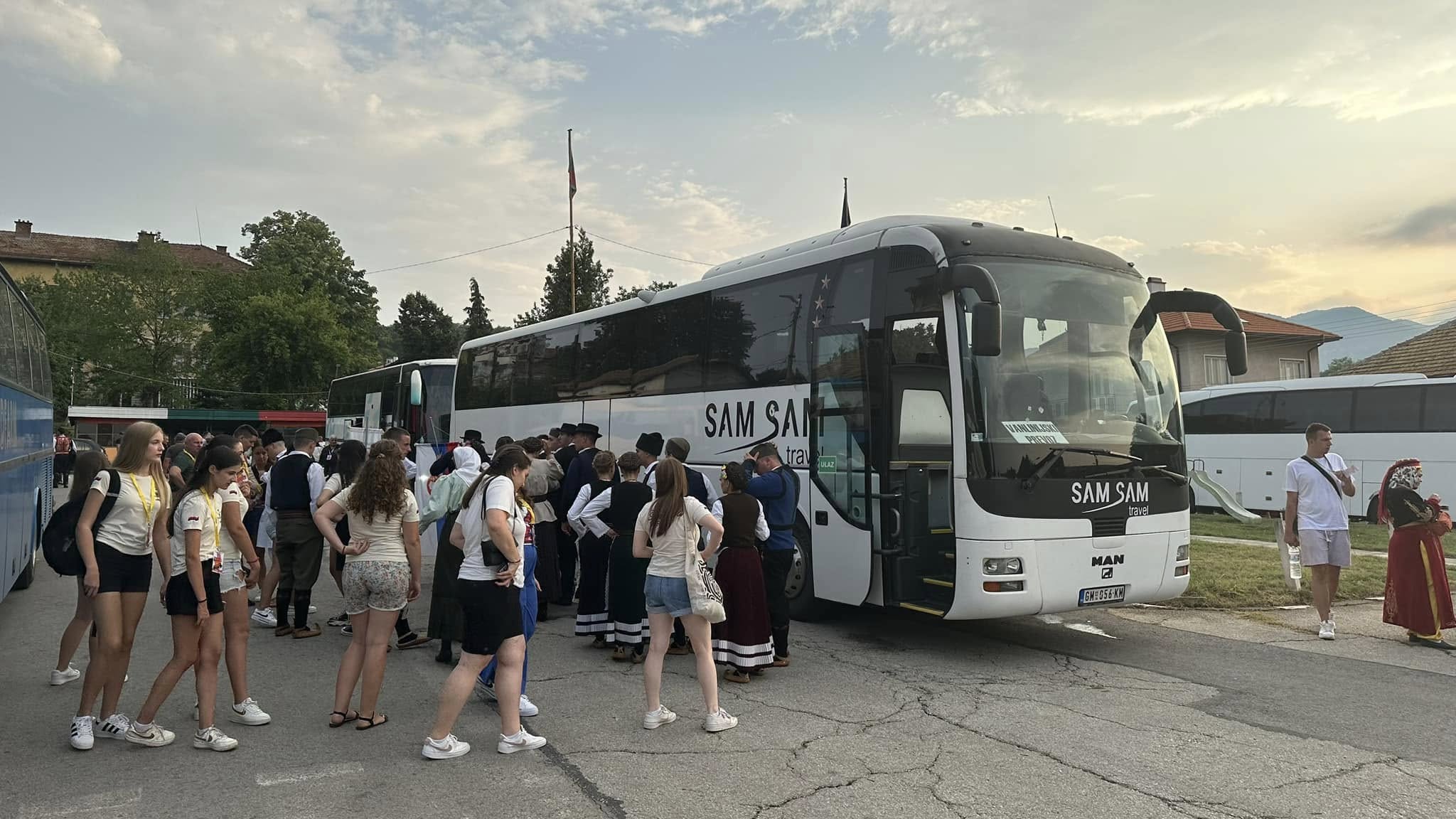 SAM SAM TRAVEL vozilo 3